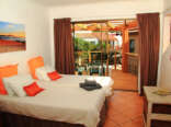 upsatairs-studio-beach-house-accommodation-jbay-1a upstairs studio baech house jeffreys bay